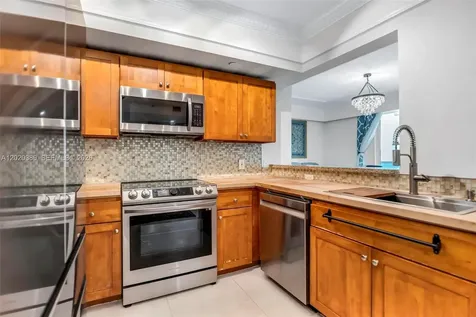 1723 SW 2nd Avenue Miami FL 33129