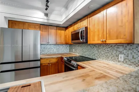 1723 SW 2nd Avenue Miami FL 33129