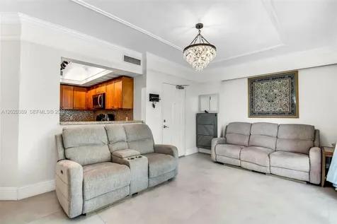 1723 SW 2nd Avenue Miami FL 33129