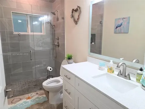 11 Pompano Avenue Key Largo FL 33037