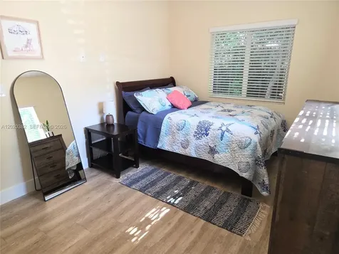 11 Pompano Avenue Key Largo FL 33037