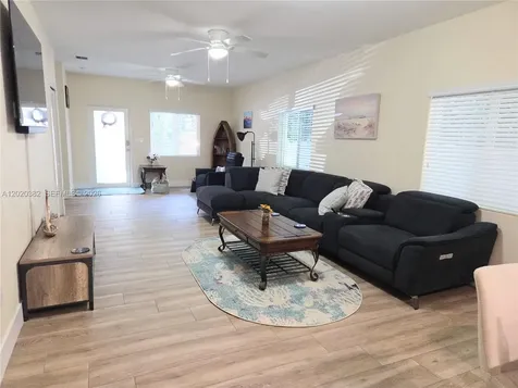 11 Pompano Avenue Key Largo FL 33037