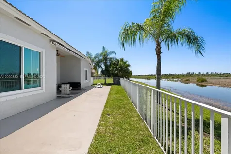 1804 NW 145th Terrace Pembroke Pines FL 33028