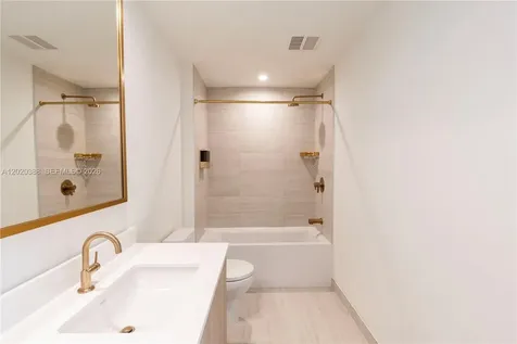 77 SE 5th Street Miami FL 33131