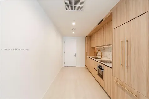 77 SE 5th Street Miami FL 33131