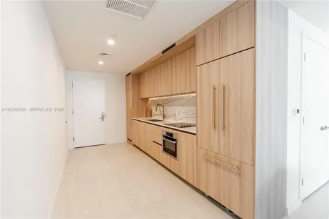 77 SE 5th Street Miami FL 33131