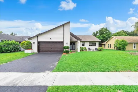 5121 NW 87th Avenue Lauderhill FL 33351