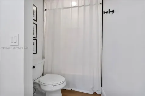 5121 NW 87th Avenue Lauderhill FL 33351