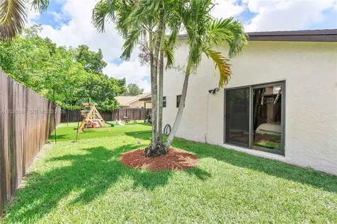5121 NW 87th Avenue Lauderhill FL 33351