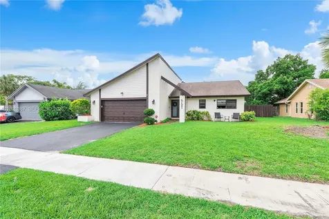 5121 NW 87th Avenue Lauderhill FL 33351