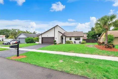 5121 NW 87th Avenue Lauderhill FL 33351