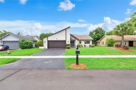 5121 NW 87th Avenue Lauderhill FL 33351