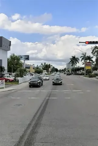 Xxxx W 16th Avenue Hialeah FL 33012
