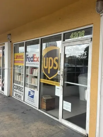 Xxxx W 16th Avenue Hialeah FL 33012