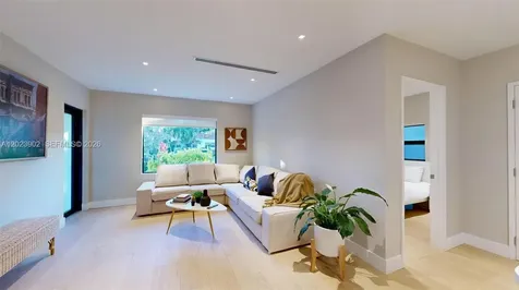 1277 SW 19th Street Miami FL 33145