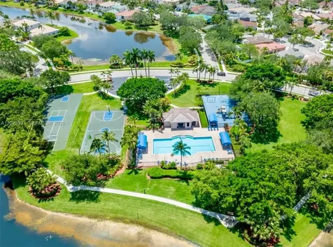 953 Tanglewood Circle Weston FL 33327