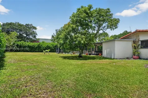 8461 SW 68th St Road Miami FL 33143