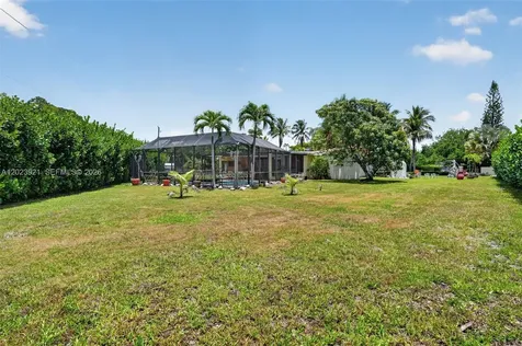8461 SW 68th St Road Miami FL 33143