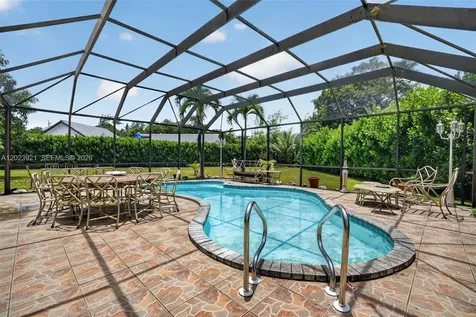 8461 SW 68th St Road Miami FL 33143