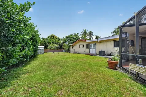 8461 SW 68th St Road Miami FL 33143