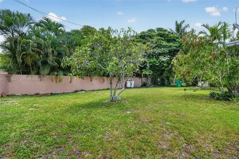 8461 SW 68th St Road Miami FL 33143