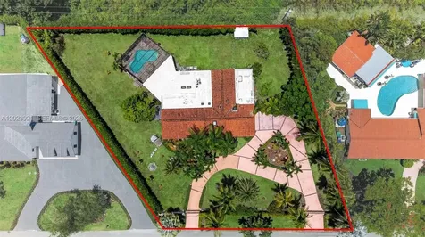 8461 SW 68th St Road Miami FL 33143