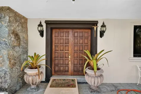 8461 SW 68th St Road Miami FL 33143