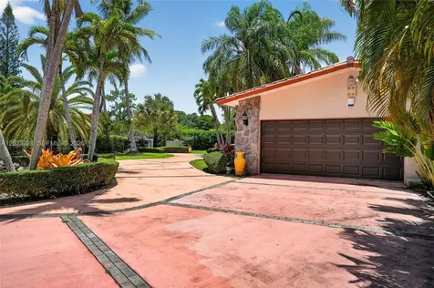 8461 SW 68th St Road Miami FL 33143