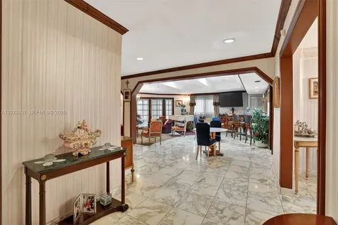 8461 SW 68th St Road Miami FL 33143