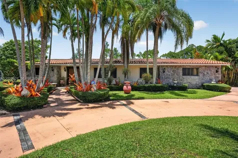 8461 SW 68th St Road Miami FL 33143