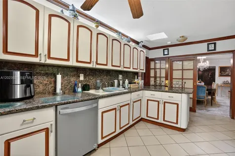 8461 SW 68th St Road Miami FL 33143