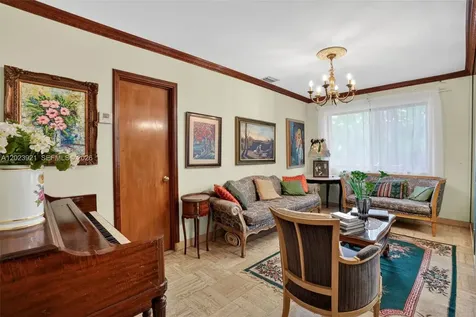 8461 SW 68th St Road Miami FL 33143