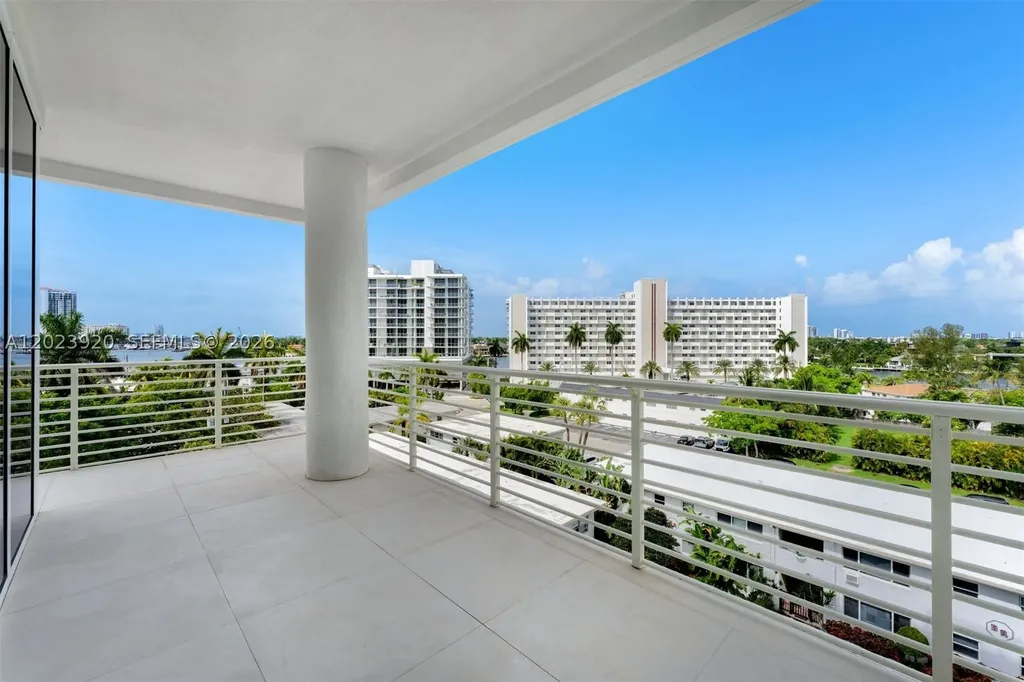 527 Orton Avenue Fort Lauderdale FL 33304