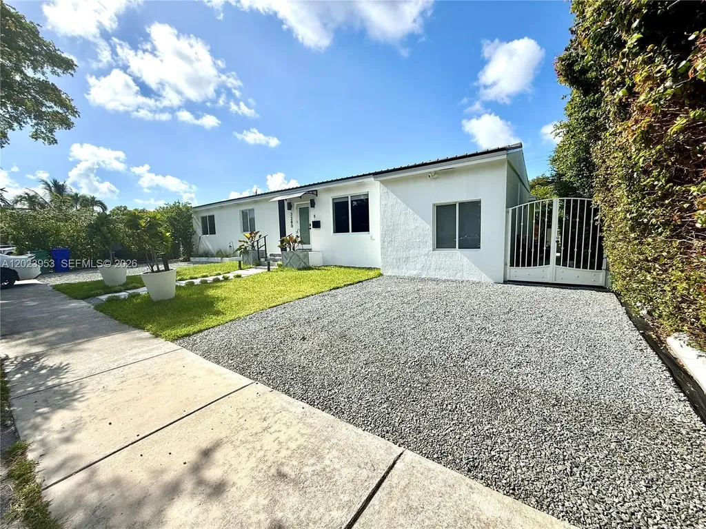 3280 SW 16th Terrace Miami FL 33145