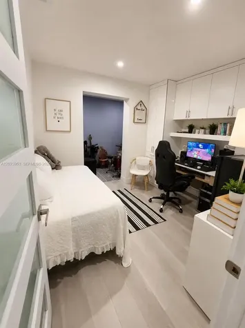 3280 SW 16th Terrace Miami FL 33145