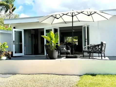 3280 SW 16th Terrace Miami FL 33145