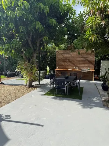 3280 SW 16th Terrace Miami FL 33145