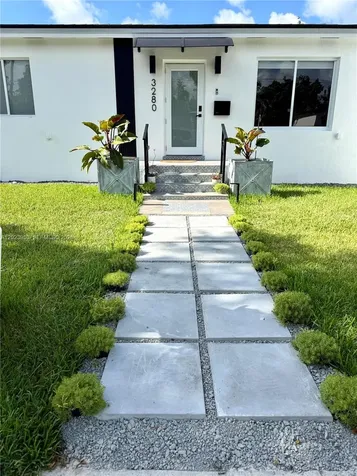 3280 SW 16th Terrace Miami FL 33145
