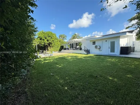 3280 SW 16th Terrace Miami FL 33145