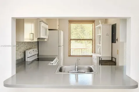10405 Sunrise Lakes Boulevard Sunrise FL 33322