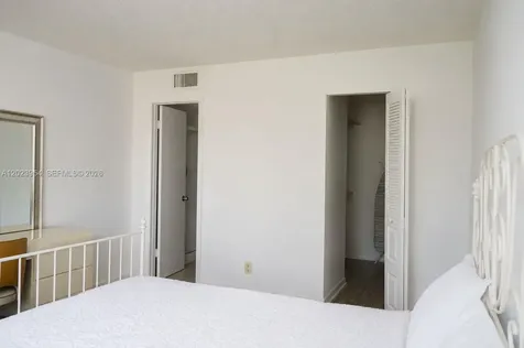 10405 Sunrise Lakes Boulevard Sunrise FL 33322