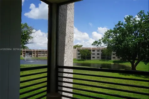 10405 Sunrise Lakes Boulevard Sunrise FL 33322