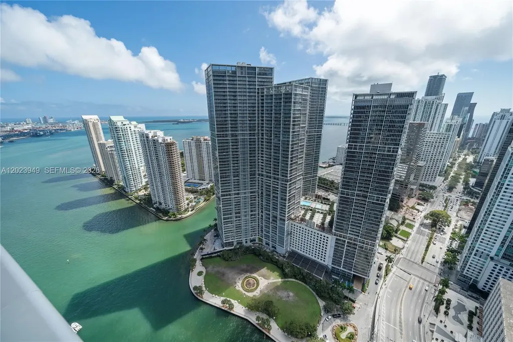 200 Biscayne Boulevard Way Miami FL 33131