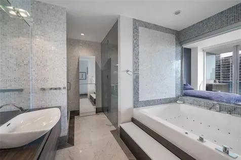 200 Biscayne Boulevard Way Miami FL 33131
