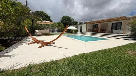 3800 NW 12th Street Miami FL 33126