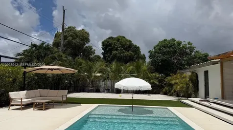 3800 NW 12th Street Miami FL 33126