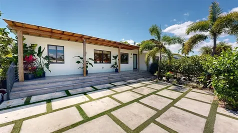3800 NW 12th Street Miami FL 33126