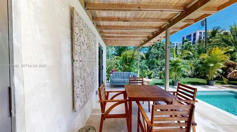3800 NW 12th Street Miami FL 33126