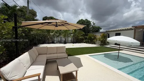 3800 NW 12th Street Miami FL 33126