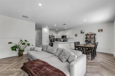 914 SE 18th Street Homestead FL 33034